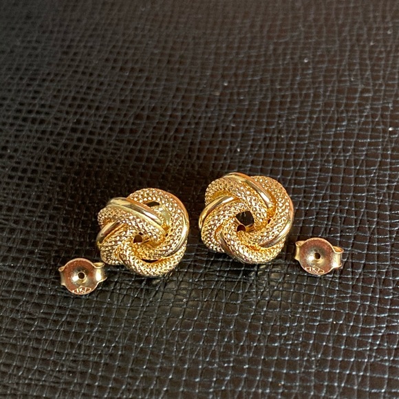 18K Gold Earrings. - Picture 4 of 4